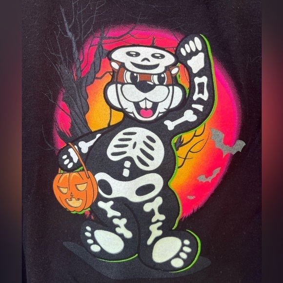 BUC-EES Graphic Tee Shirt Size L Black Halloween Back to back Print Round Neck - Picture 4 of 6